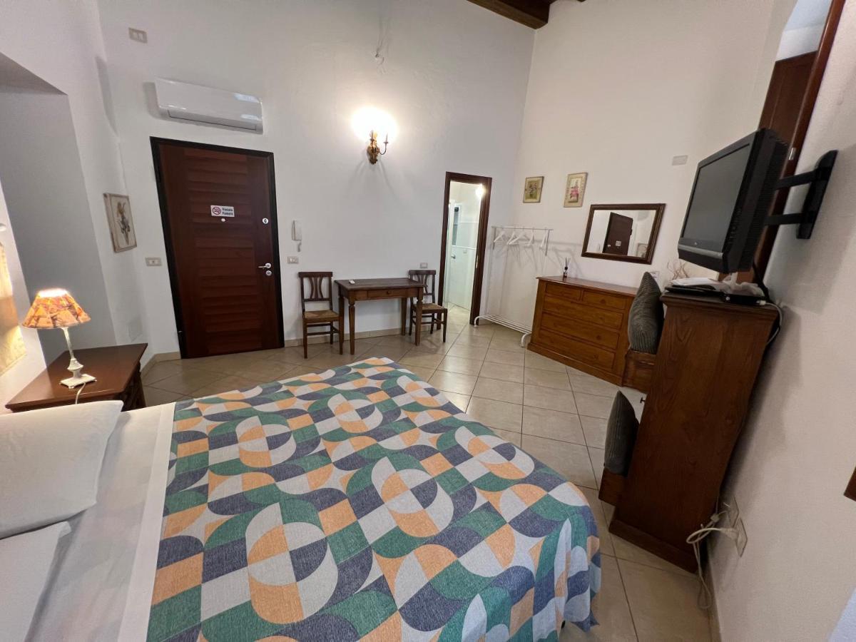 Caralis Holiday Cagliari Bagian luar foto