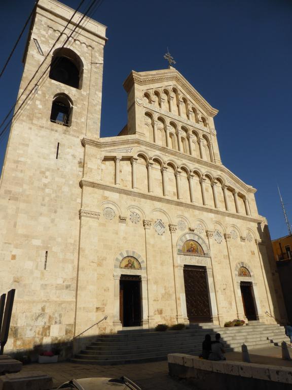 Caralis Holiday Cagliari Bagian luar foto