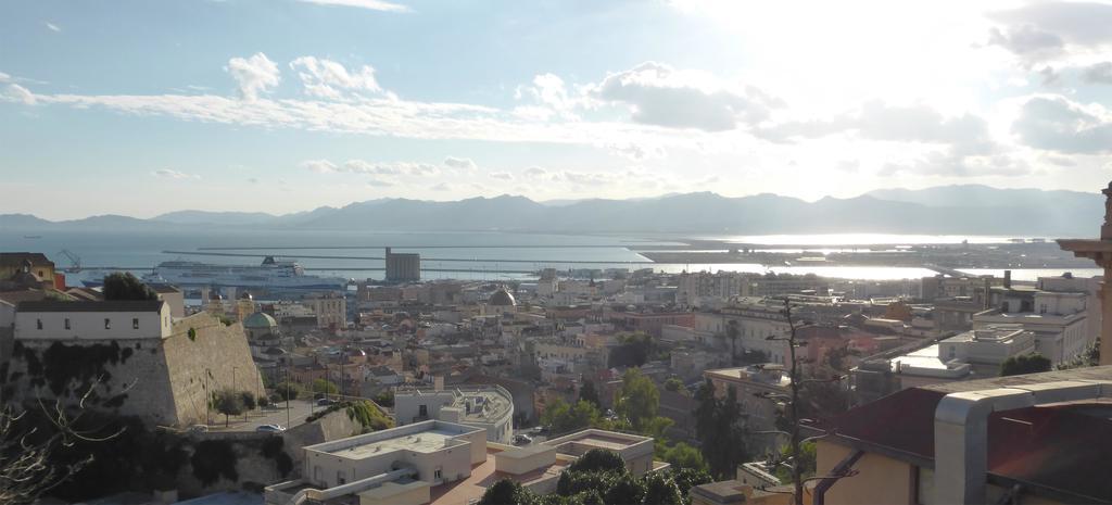 Caralis Holiday Cagliari Bagian luar foto