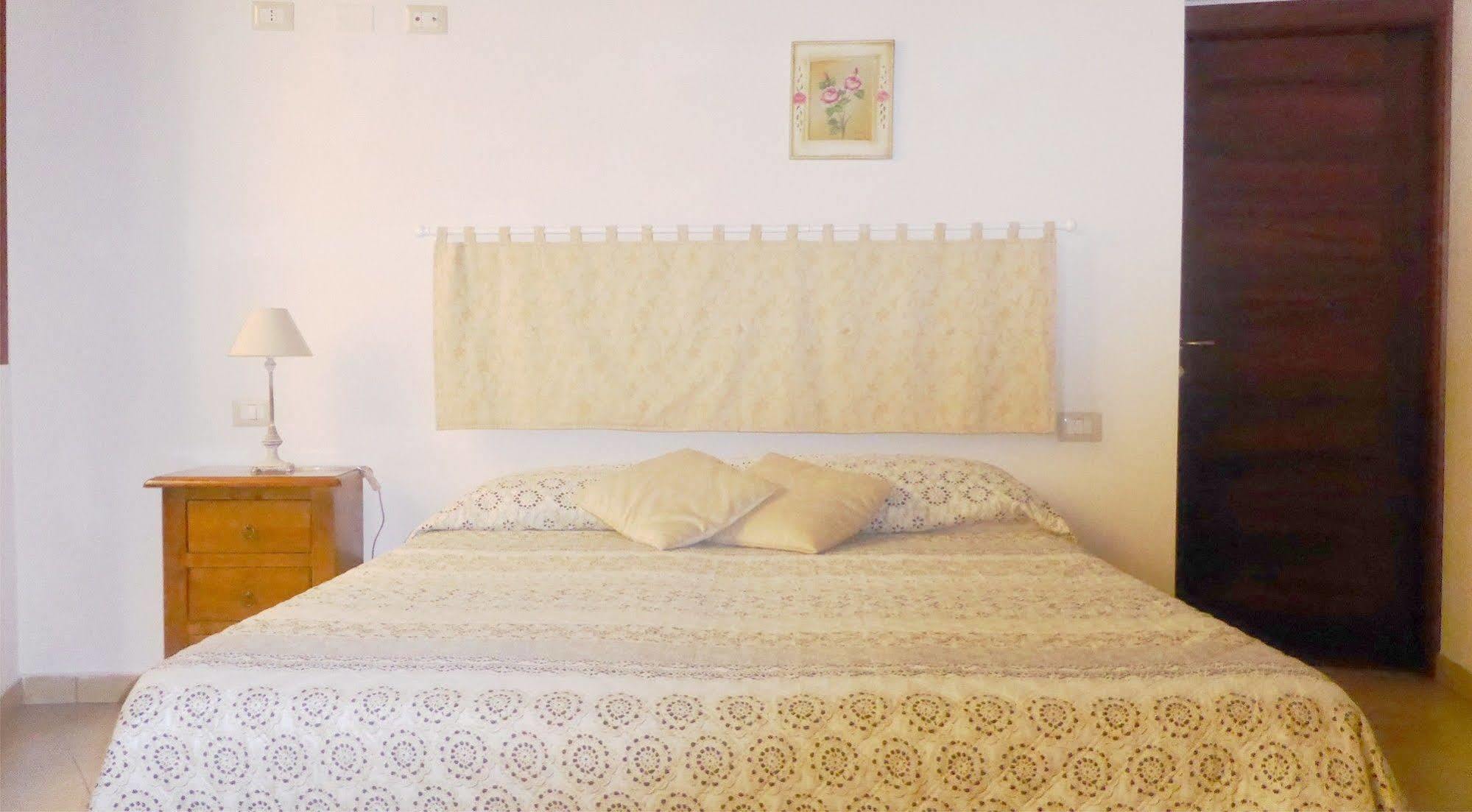 Caralis Holiday Cagliari Bagian luar foto